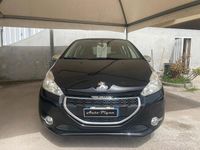 Usata Peugeot 208 Allure 68 CV (50 kW) 2014 Nero Utilitaria