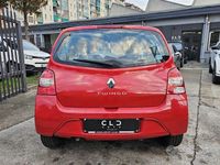 Usado Renault Twingo Dynamique 75 CV (55 kW) 2010 Rojo Utilitario