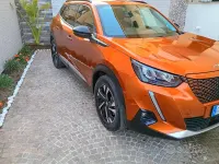 Usata Peugeot e-2008 56 kW (77 CV) 2022 Nero SUV