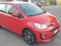Usata VW up! Move 68 CV (50 kW) 2019 Rosso Utilitaria