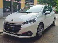 Usata Peugeot 208 Active 82 CV (60 kW) 2017 Bianco Utilitaria