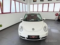 Usata VW Beetle Cabriolet 105 CV (77 kW) 2010 Bianco Cabrio