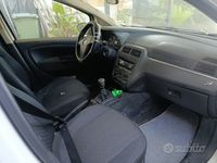 Usata Fiat Grande Punto 77 CV (56 kW) 2007 Bianco Utilitaria