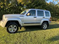 Usata Jeep Cherokee Sport 200 CV (147 kW) 2012 Argento SUV