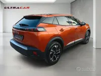 Usata Peugeot 2008 Allure 131 CV (96 kW) 2023 Arancione SUV