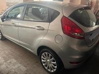 Usata Ford Fiesta 96 CV (70 kW) 2012 Grigio Utilitaria