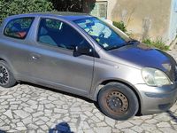 Usata Toyota Yaris 65 CV (47 kW) 2004 Grigio Utilitaria