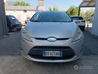 Usata Ford Fiesta 82 CV (60 kW) 2009 Grigio Berlina