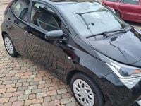 Usata Toyota Aygo Connect Style 72 CV (52 kW) 2021 Nero Utilitaria