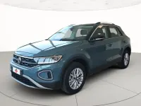 Usata VW T-Roc Life 110 CV (80 kW) 2023 Petroleum blue metallizzato nero SUV