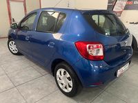 Usata Dacia Sandero Lauréate 75 CV (55 kW) 2014 Blu Berlina