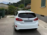 Usata Ford Fiesta 86 CV (63 kW) 2018 Bianco Utilitaria