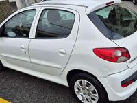 Usata Peugeot 206+ 68 CV (50 kW) 2010 Bianco Utilitaria