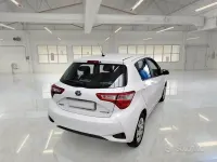 Usata Toyota Yaris Hybrid Business Edition 73 CV (53 kW) 2019 Bianco Berlina