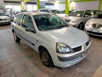 Usata Renault Clio II Authentique 58 CV (42 kW) 2002 Grigio Utilitaria