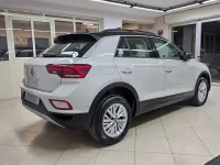 Usata VW T-Roc Life 110 CV (80 kW) 2023 Ascot grey tetto a contrasto SUV
