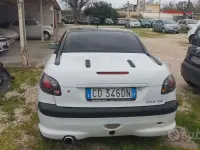 Usata Peugeot 206 109 CV (80 kW) 2003 Bianco Cabrio