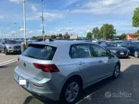 Usata VW Golf VIII Life 131 CV (96 kW) 2023 Grigio Berlina