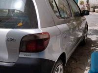 Begagnad Toyota Yaris 68 HK (50 kW) 2002 Grå Halvkombi
