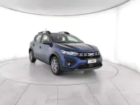 Usata Dacia Sandero Expression 101 CV (74 kW) 2023 Blu iron Berlina