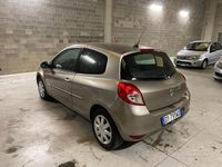 Usata Renault Clio II Luxe 74 CV (54 kW) 2009 Giallo Berlina