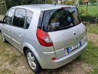 Usata Renault Scénic II 106 CV (77 kW) 2007 Grigio Monovolume
