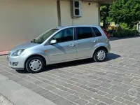 Usata Ford Fiesta Ghia 75 CV (55 kW) 2008 Grigio Utilitaria
