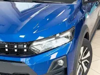 Nuova Dacia Sandero Stepway 101 CV (74 kW) 2026 Bluazzurro Berlina
