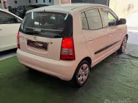 Usata Kia Picanto 61 CV (44 kW) 2007 Bianco Utilitaria