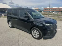 Usata Ford Tourneo Courier Titanium 125 CV (91 kW) 2024 Agate black Monovolume