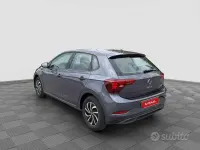 Usata VW Polo Life 95 CV (69 kW) 2023 Grigio Utilitaria