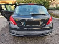 Usata Peugeot 207 68 CV (50 kW) 2011 Nero Berlina
