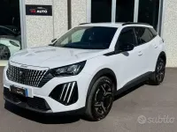 Usata Peugeot 2008 Allure 101 CV (74 kW) 2024 Bianco SUV