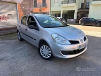 Usata Renault Clio II 75 CV (55 kW) 2007 Grigio Berlina