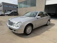 Usata Mercedes E270 Elegance 177 CV (130 kW) 2002 Grigio Berlina