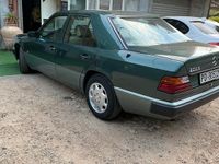 Usata Mercedes E200 122 CV (89 kW) 1992 Verde Berlina