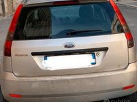 Usata Ford Fiesta 80 CV (58 kW) 2002 Grigio Utilitaria