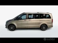 Usata Mercedes V220 Premium 163 CV (119 kW) 2022 Grigio chiaro Monovolume