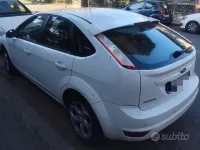 Usata Ford Focus 115 CV (84 kW) 2010 Bianco Berlina