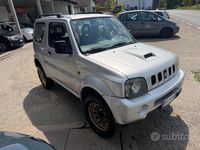 Usata Suzuki Jimny 65 CV (47 kW) 2004 Grigio SUV