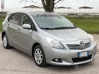 Usata Toyota Verso 126 CV (92 kW) 2012 Grigio Monovolume