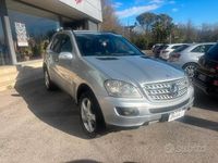 Usata Mercedes ML320 224 CV (164 kW) 2007 Grigio SUV
