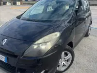 Usata Renault Scénic Dynamique 110 CV (80 kW) 2010 Nero Monovolume