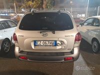 Usata Hyundai Santa Fe Dynamiq 125 CV (91 kW) 2005 Grigio SUV