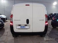 Usata Peugeot Bipper 70 CV (51 kW) 2011 Bianco Monovolume