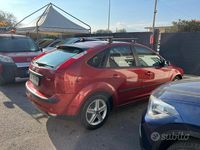 Begagnad Ford Focus 90 HK (66 kW) 2007 Röd Sedan