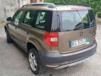 Usata Skoda Yeti Active 105 CV (77 kW) 2011 Beige SUV