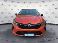 Usata Renault Clio V Evolution 101 CV (74 kW) 2024 Arancione Berlina