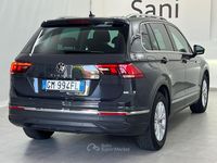Usado VW Tiguan Life 150 CV (110 kW) 2023 Gris SUV