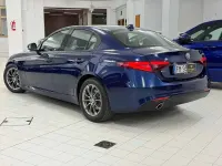Usata Alfa Romeo Giulia Super 150 CV (110 kW) 2017 Blu montecarlo Berlina